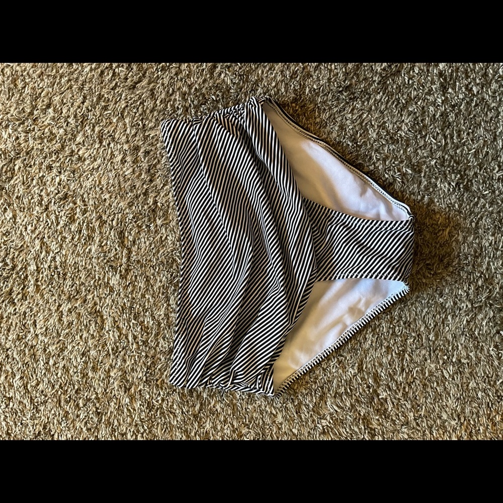 Striped womens medium swim bottom
